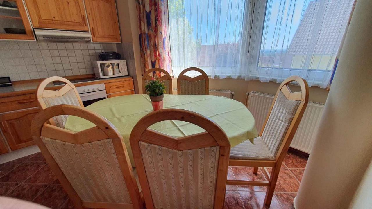 Apartment In Fonyod/Balaton 18580 Buitenkant foto