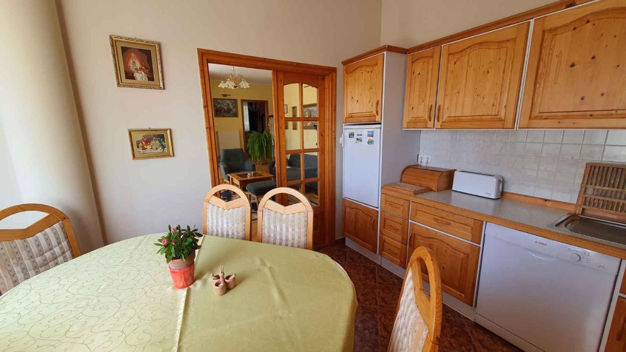 Apartment In Fonyod/Balaton 18580 Buitenkant foto