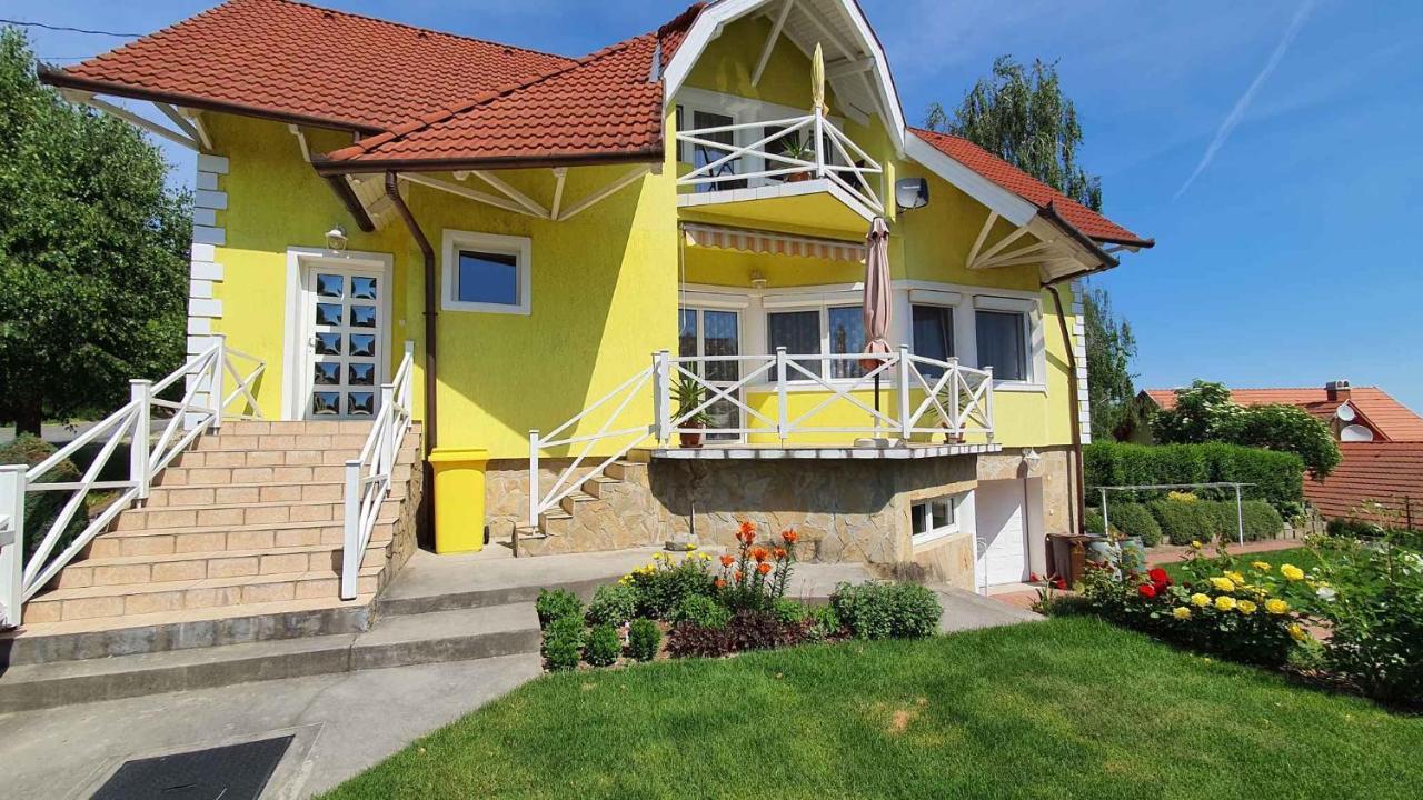 Apartment In Fonyod/Balaton 18580 Buitenkant foto