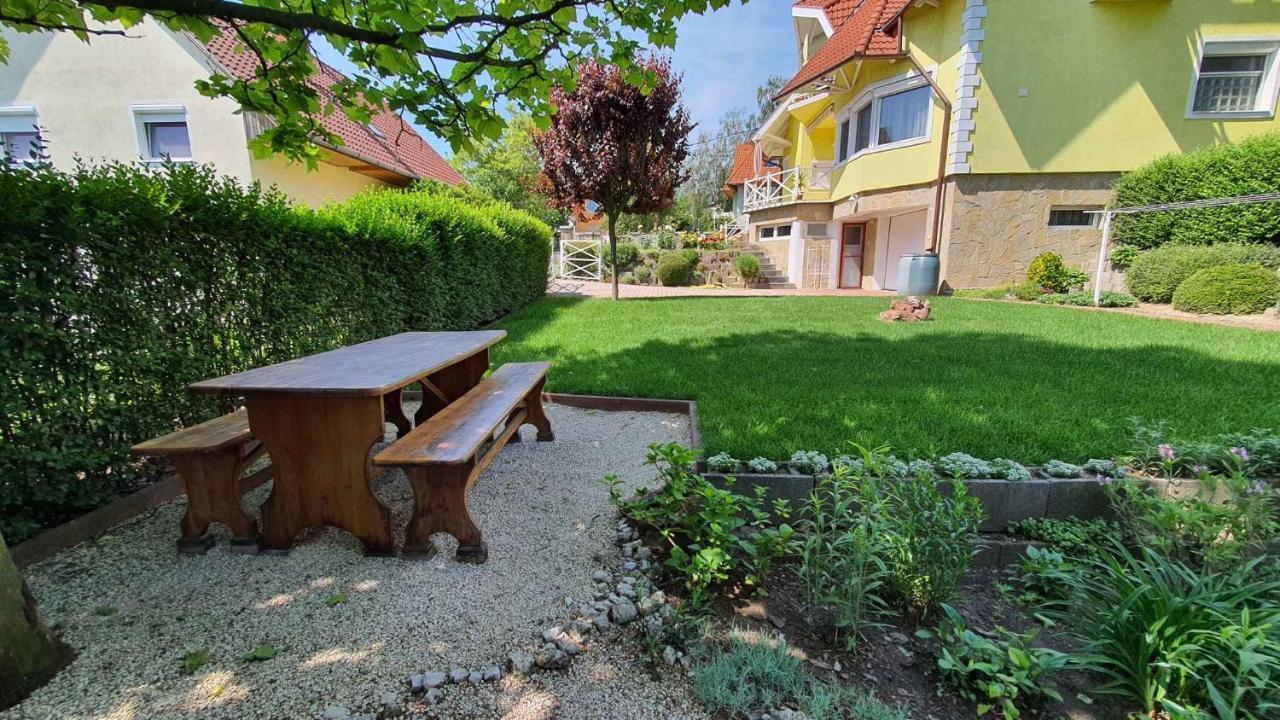 Apartment In Fonyod/Balaton 18580 Buitenkant foto