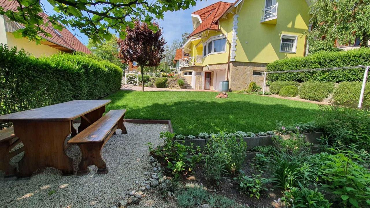 Apartment In Fonyod/Balaton 18580 Buitenkant foto