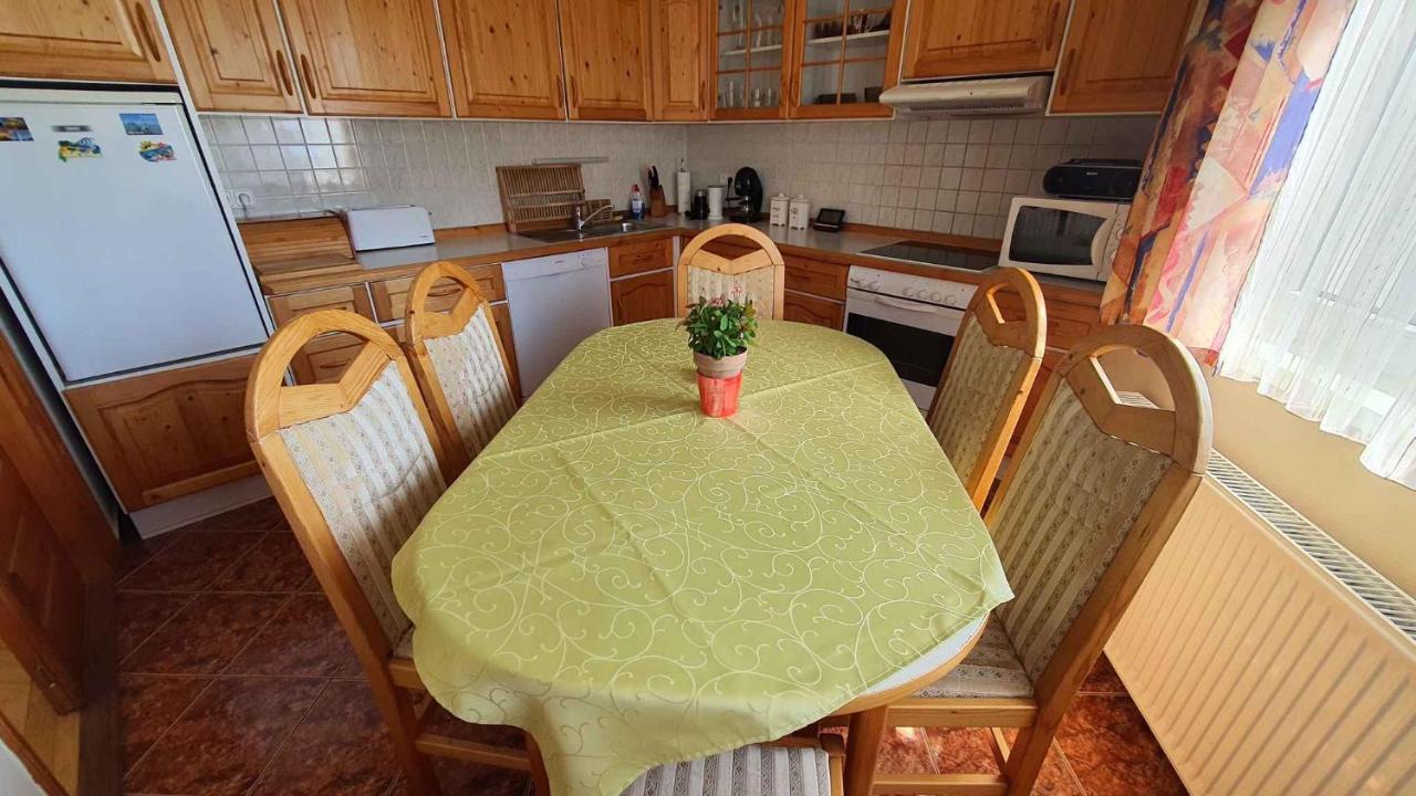 Apartment In Fonyod/Balaton 18580 Buitenkant foto