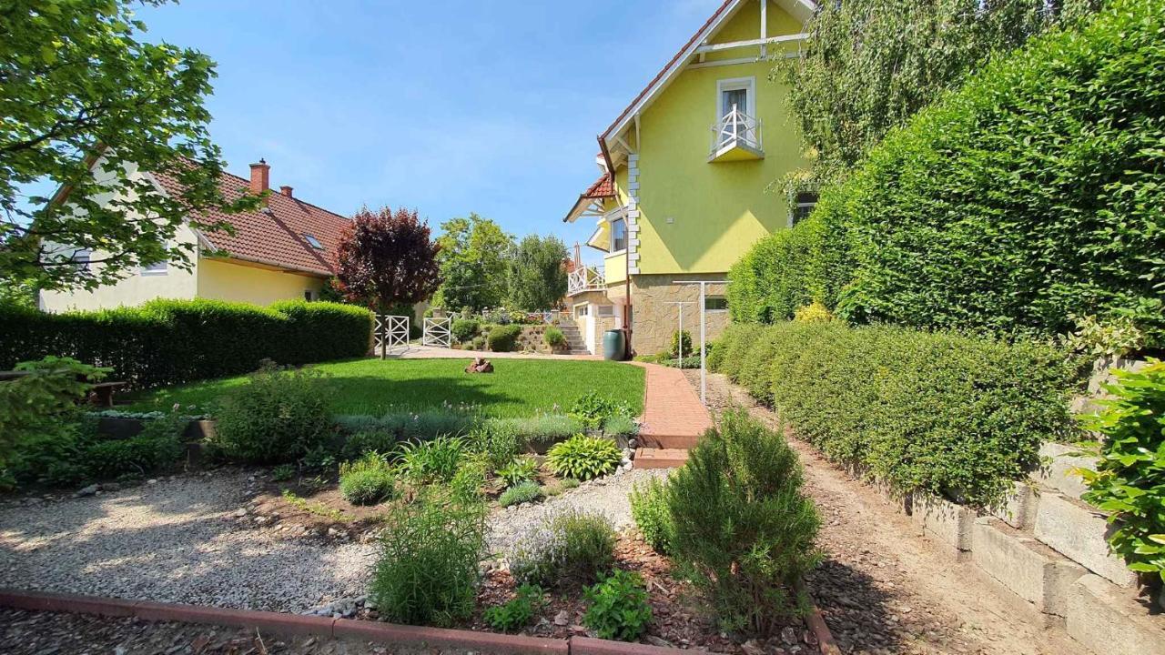 Apartment In Fonyod/Balaton 18580 Buitenkant foto
